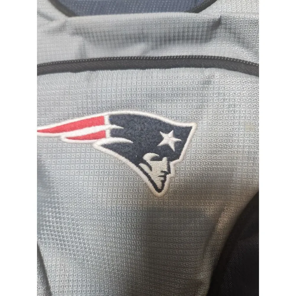 New England Patriots NFL Backpack Embroidered Logo Gray Blue Padded‎ School Book